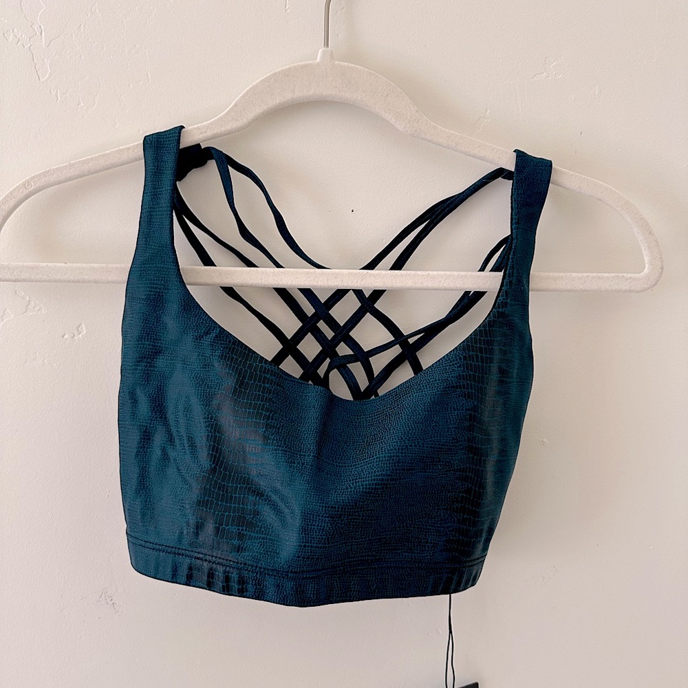 NWT Onzie Chic Yoga Sports Bra / Bralette
